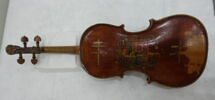 Violon aux armes du duc de Lorraine et de sa femme, image 2/2