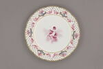 Assiette d'une série de quarante et une (R 510 à 549 bis); du service en pâte tendre blanche décorée de vases fleuris et d'amour en camaïeu rose et à bordure oeil de perdrix doré (R 489 à 549), image 1/3