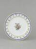 Assiette ronde, d'une série de soixante-neuf (R 596 à 664), d'un service de table (R 550 à 675), image 1/2