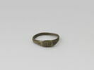 Bague sur le chaton : IHS, image 1/4