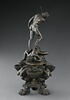 Statuette : la Vertu flagellant le Vice sur un brûle-parfum de la même époque, image 6/8