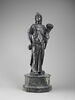 Statuette : femme debout tenant une corne d'abondance, image 1/3