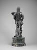 Statuette : femme debout tenant une corne d'abondance, image 2/3