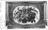 Vase Fontanieu à deux anses, d'une garniture (OA 10939 à OA 10941), image 3/4