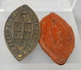 Matrice de sceau en navette avec son épreuve de cire rouge : Chapitre de Presles, image 1/6