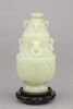 Petit vase en jade à couvercle, avec socle en bois, image 3/3