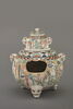 Chojiburo : brûle-parfums en porcelaine de Satsuma, à décor polychrome sur fond blanc, image 1/5