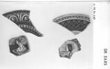 Fragment du fond d'un plat : buste féminin, image 3/3
