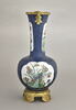 Vase en forme de carafe, à panse sphérique, d'une paire (TH 484), image 6/9