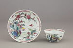 Tasse à thé avec soucoupe en porcelaine 