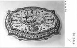 Plateau central d’un surtout de table aux armes de Louis-François Armand de Vignerot du Plessis (1696-1788) maréchal duc de Richelieu et de sa femme Elisabeth de Lorraine-Guise, image 4/4