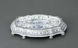 Plateau central d’un surtout de table aux armes de Louis-François Armand de Vignerot du Plessis (1696-1788) maréchal duc de Richelieu et de sa femme Elisabeth de Lorraine-Guise, image 1/4