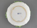 Plat portant des radis en relief, image 2/3