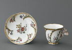 Tasse et soucoupe à anse en forme de papillon, d'une paire (OA 8040), image 7/11
