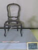 Chaise d'un ensemble de 38, image 1/2