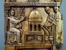 Plaque centrale d'un triptyque : La Crucifixion ; Saintes femmes au tombeau, image 4/8