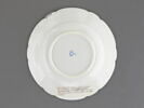 Assiette en porcelaine à décor en camïeu bleu, image 2/2
