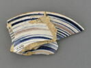 Fragment d'aile de plat : deux chiens (?) en frise, image 2/3