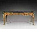 Bureau plat, dit 