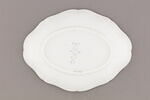 Plateaux ovales à bord contourné, d'une paire (R 796)., image 2/7