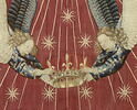 Dais de Charles VII : deux anges tenant une couronne, image 3/13