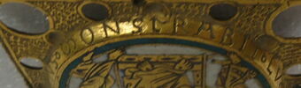 Plaque ronde provenant d'un phylactère (?) : Christ juge entre deux anges porteurs des instruments de la Passion, image 11/13