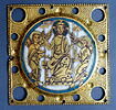 Plaque ronde provenant d'un phylactère (?) : Christ juge entre deux anges porteurs des instruments de la Passion, image 7/13