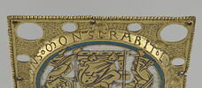 Plaque ronde provenant d'un phylactère (?) : Christ juge entre deux anges porteurs des instruments de la Passion, image 4/13