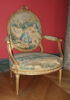 Fauteuil couvert en tapisserie de Beauvais, d'un ensemble de dix (OA 6657 à OA 6666), image 1/2