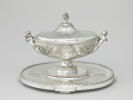 Terrine, sa doublure et son plateau du service du Roi d'Angleterre et de Hanovre George III, d'une paire (OA 12382), image 11/20