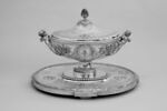 Terrine, sa doublure et son plateau du service du Roi d'Angleterre et de Hanovre George III, d'une paire (OA 12382), image 1/20