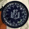 Plat rond aux armoiries d'un évêque de Bourbon, image 1/3