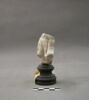 statue, image 2/2