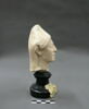 statue, image 2/2