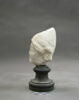 statue, image 2/2