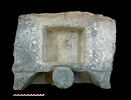 autel  ; trône  ; base de statue, image 2/2