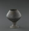 vase, image 2/2