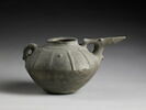 vase, image 2/5
