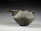 vase, image 3/5