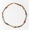 perle  ; collier, image 1/2