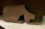 sarcophage sabot  ; cuve de sarcophage ; couvercle de sarcophage, image 2/3