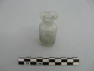 flacon carré, fragment, image 1/4