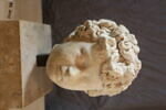 statue, image 2/9