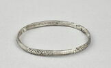 bracelet, image 2/2