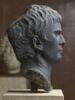 statue, image 3/5