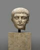 statue, image 3/3