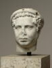 statue, image 2/2