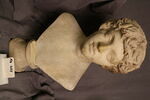 statue, image 2/5