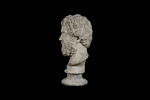 statue, image 3/7
