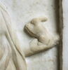 Stèle funéraire, garçon et chien, image 3/4